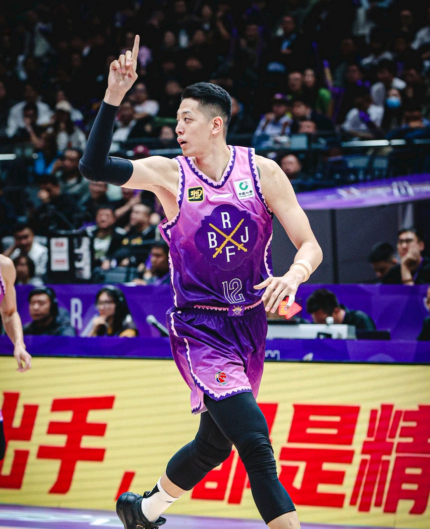 九游体育下载-包含武汉三镇迎CBA常规赛关键赛，转会期门线救险，球迷炸锅，控场能力受关注的词条