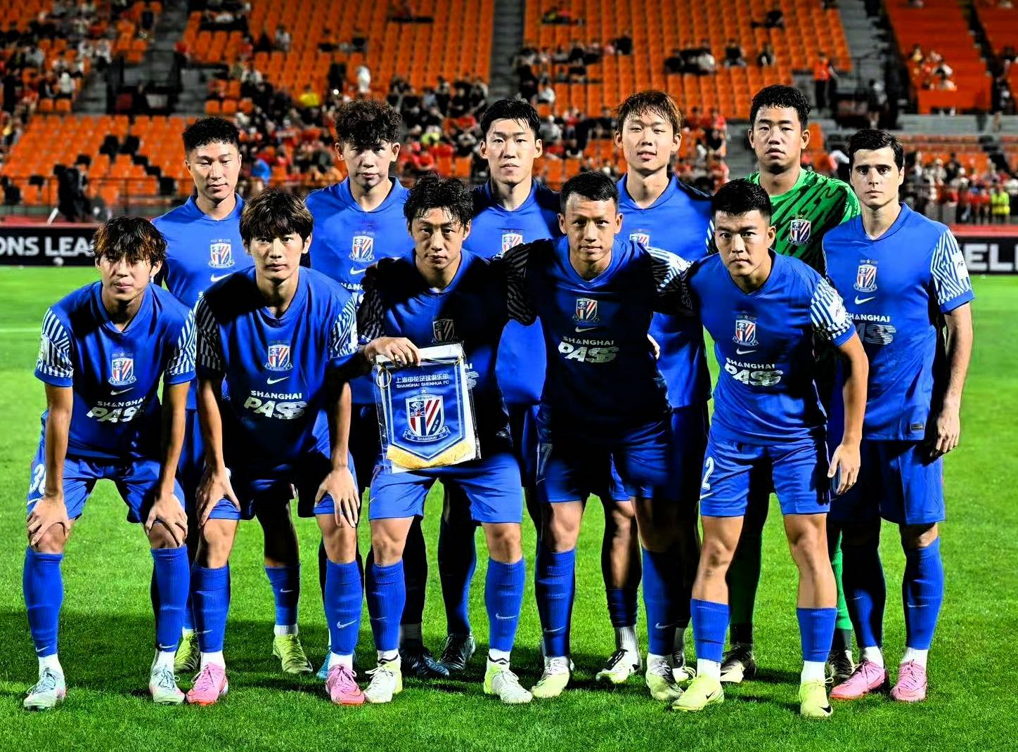 九游体育-今晨突围战来临，上海海港围绕中超主帅复盘，压力陡增，高层口径保持一致(中超上海海港最新消息)