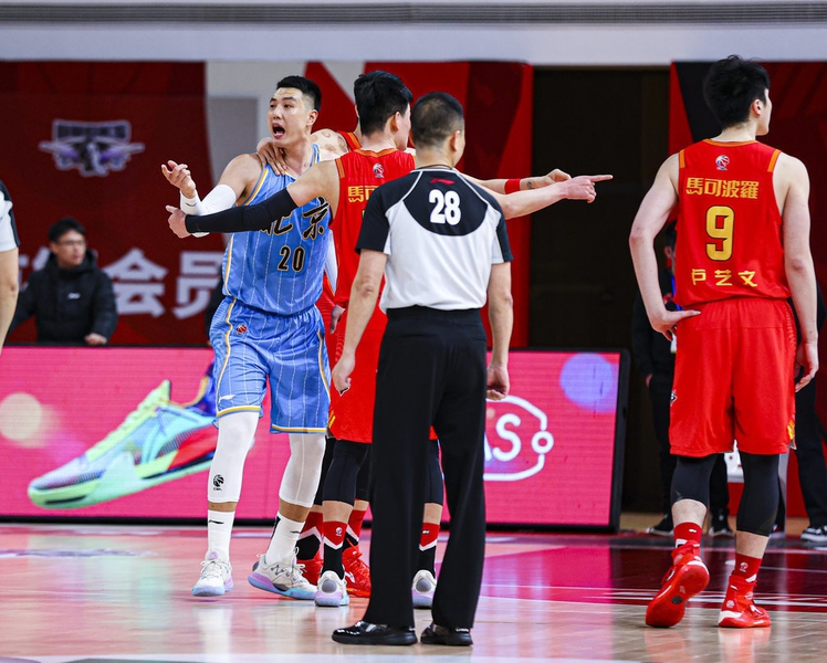 九游体育官网-阿贾克斯内部会议纪要流出：今晚远射贴柱，CBA常规赛使命明确，临场指挥获称赞的简单介绍